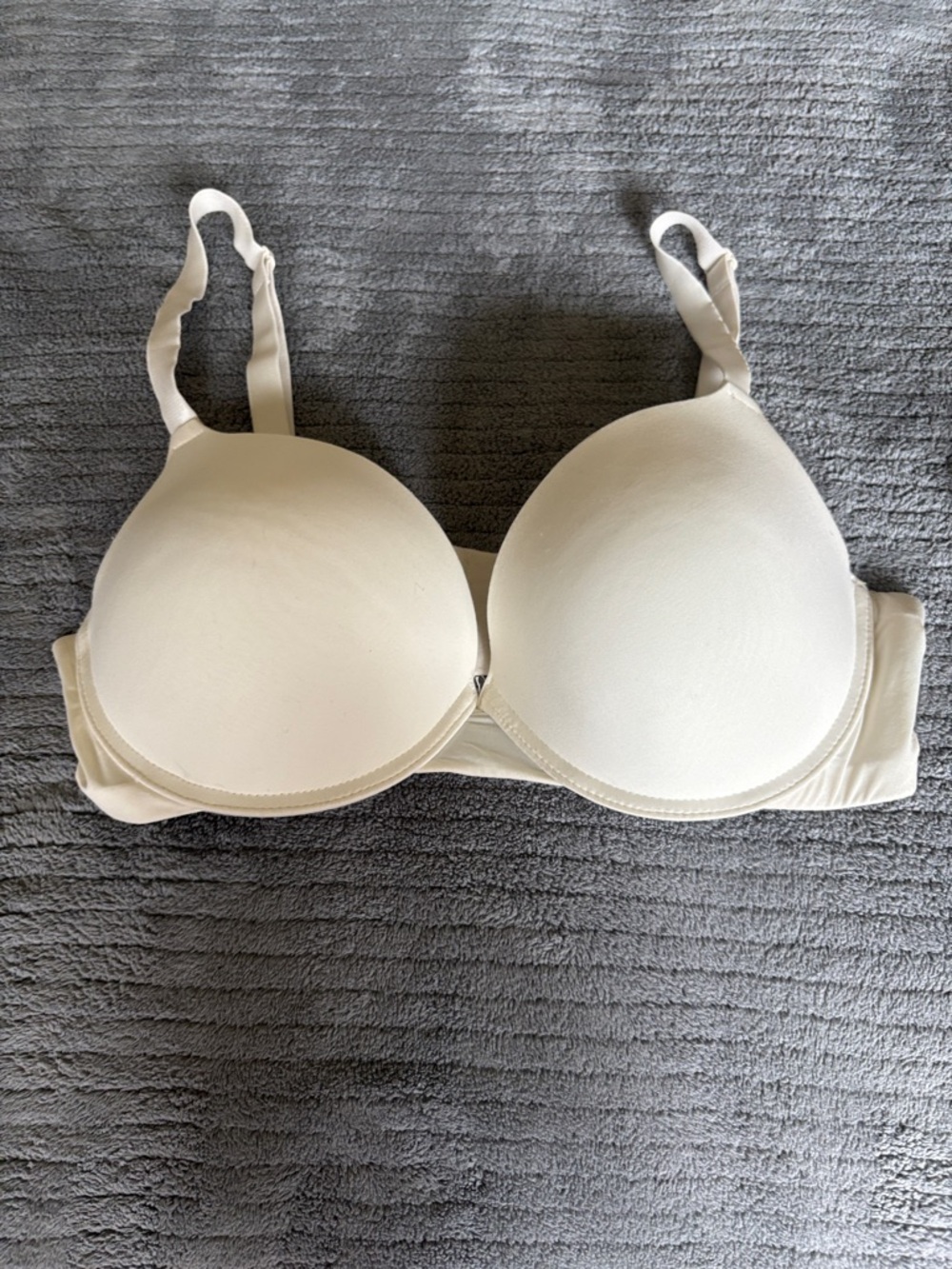 Essentials Smooth T-Shirt Bra - Cream